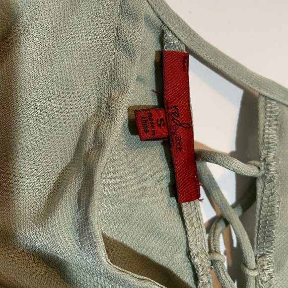 Cute Tie up, open back shirt from Buckle - Picture 4 of 6